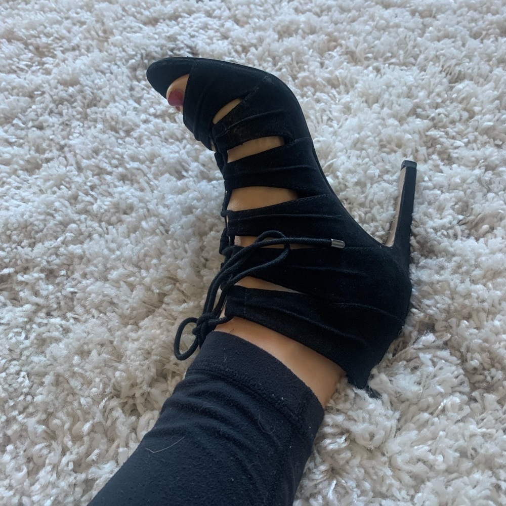 BCBG heels size 6